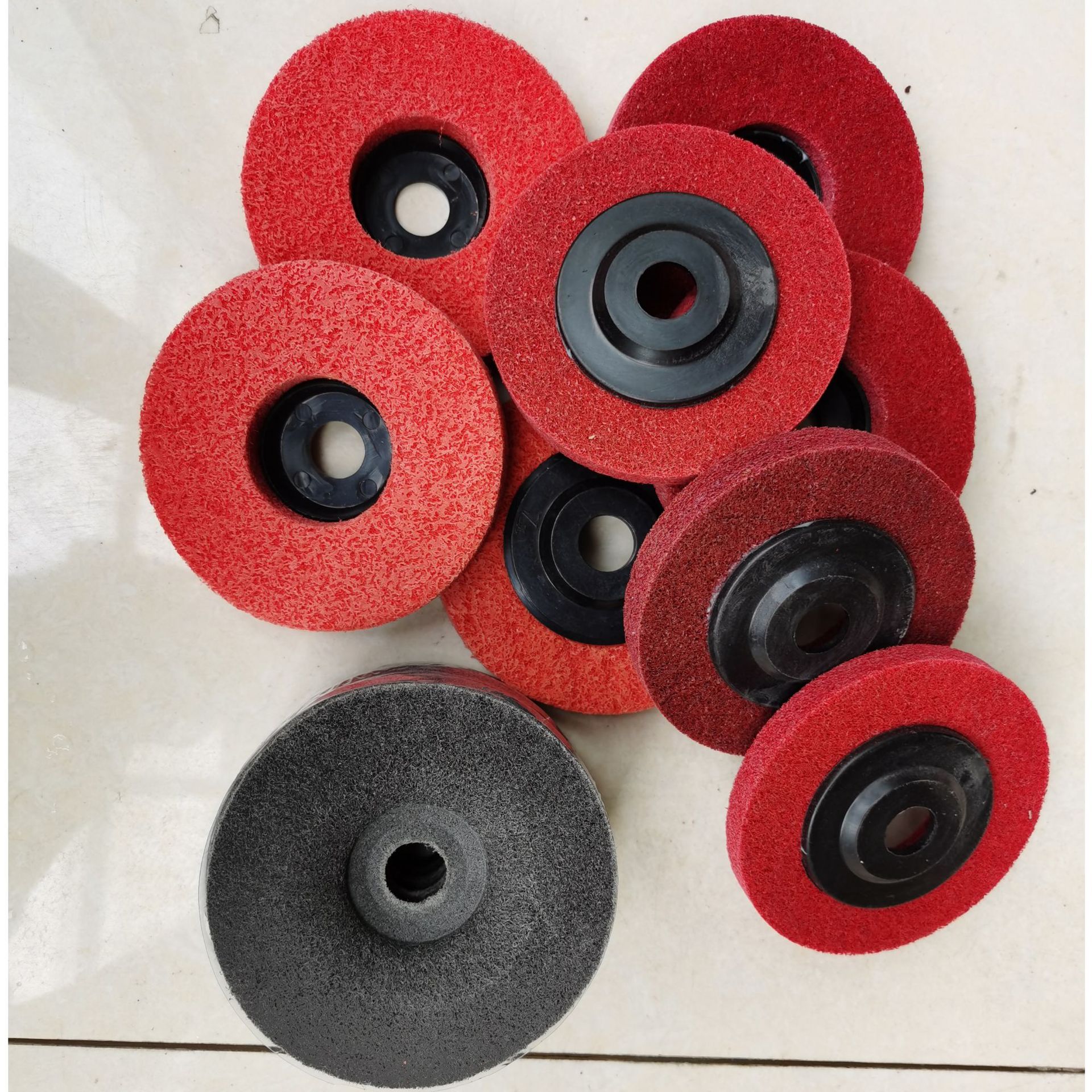 工厂直销尼龙蝶抛光尼龙片角磨机专用打磨片拉丝尼龙轮不锈钢抛光