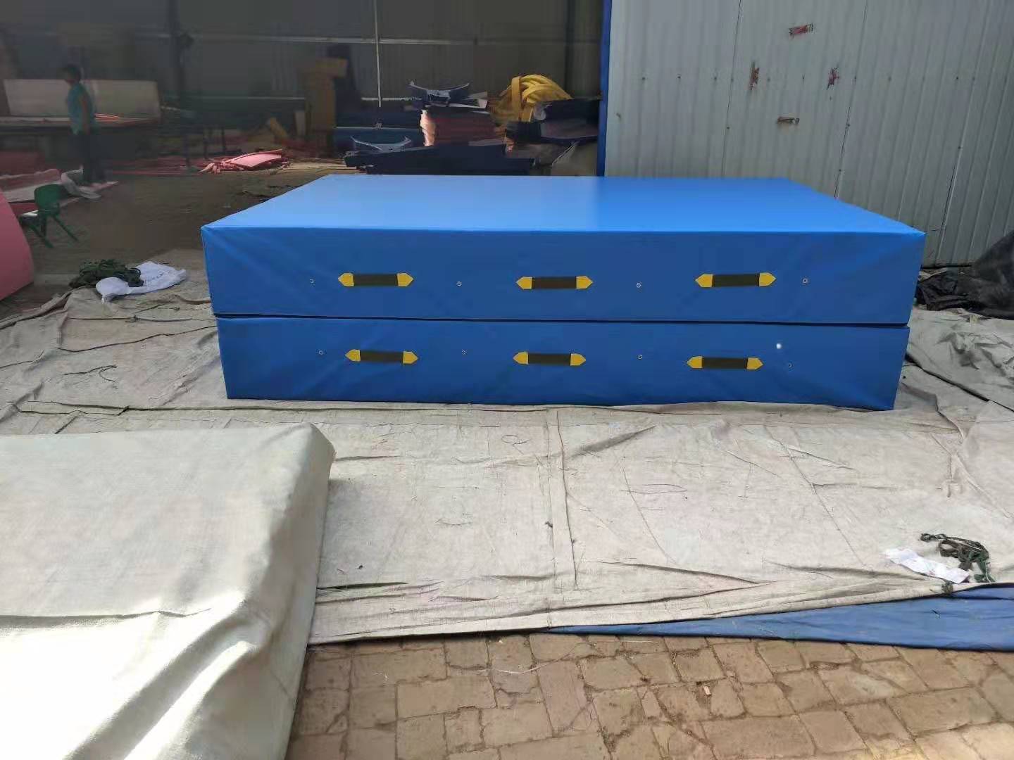 厂家供应田径场比赛跳高垫底架 跳高垫防护棚 跳高比赛器材