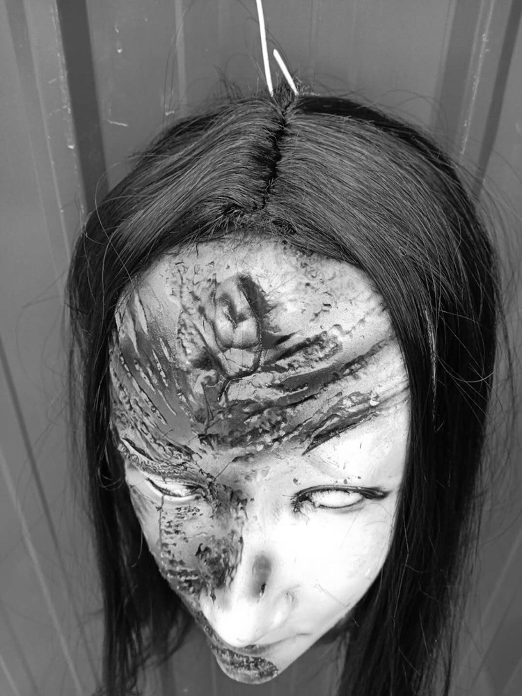 这些面具在国内恐怕还不被大众所接受,因为在很多人看来太恐怖,太恶心