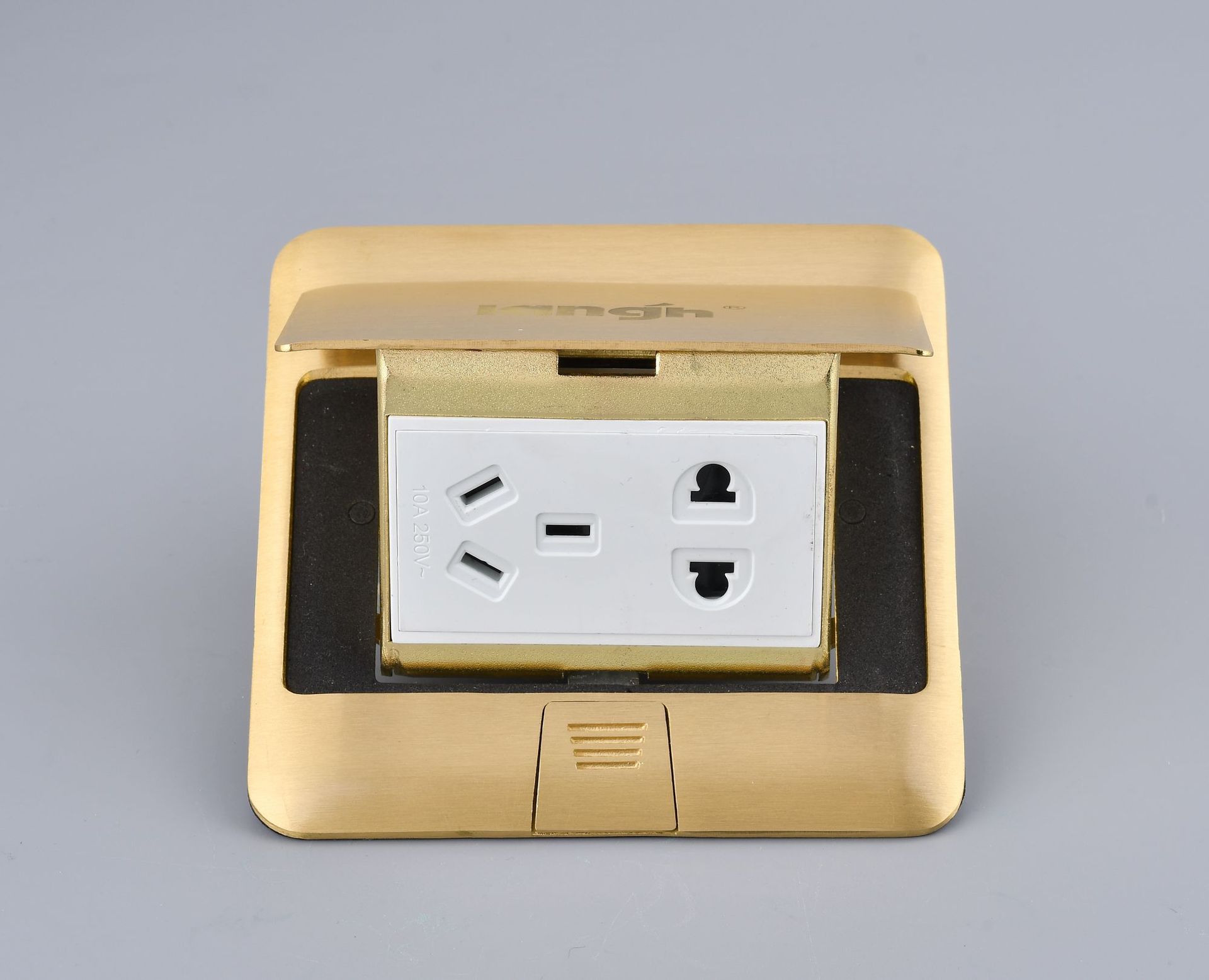 否       品牌         朗鹤电器       货号         弹起式地插