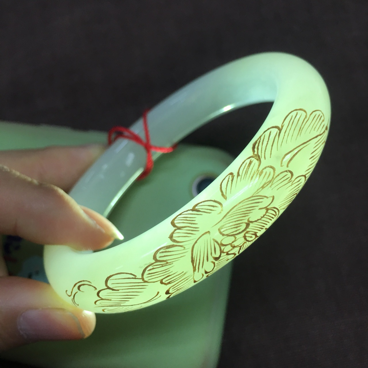 【白玉雕花手镯】和田玉白玉雕花描金手镯,雕刻牡丹花雍容华贵,花开