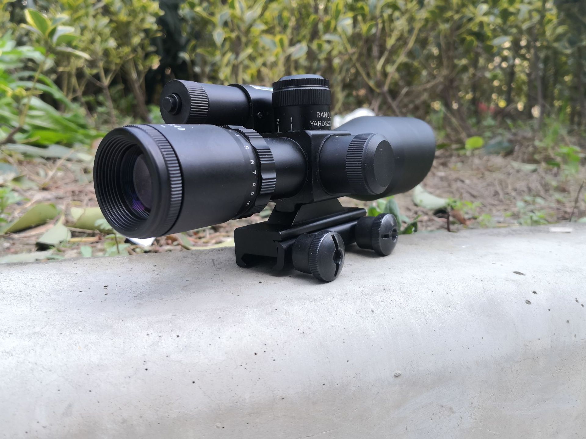 spike光学瞄准镜 2.5-10x40eg望远镜 户外野营玩具配件 带绿激光