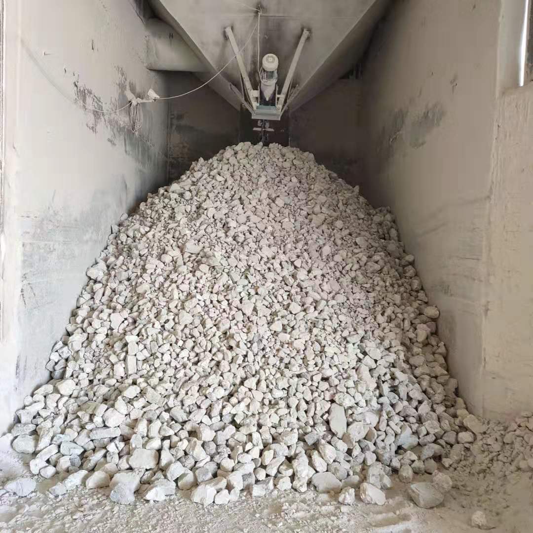 脱硫用石灰石石灰石粉铺路用石灰石块生石灰熟石灰大量批发