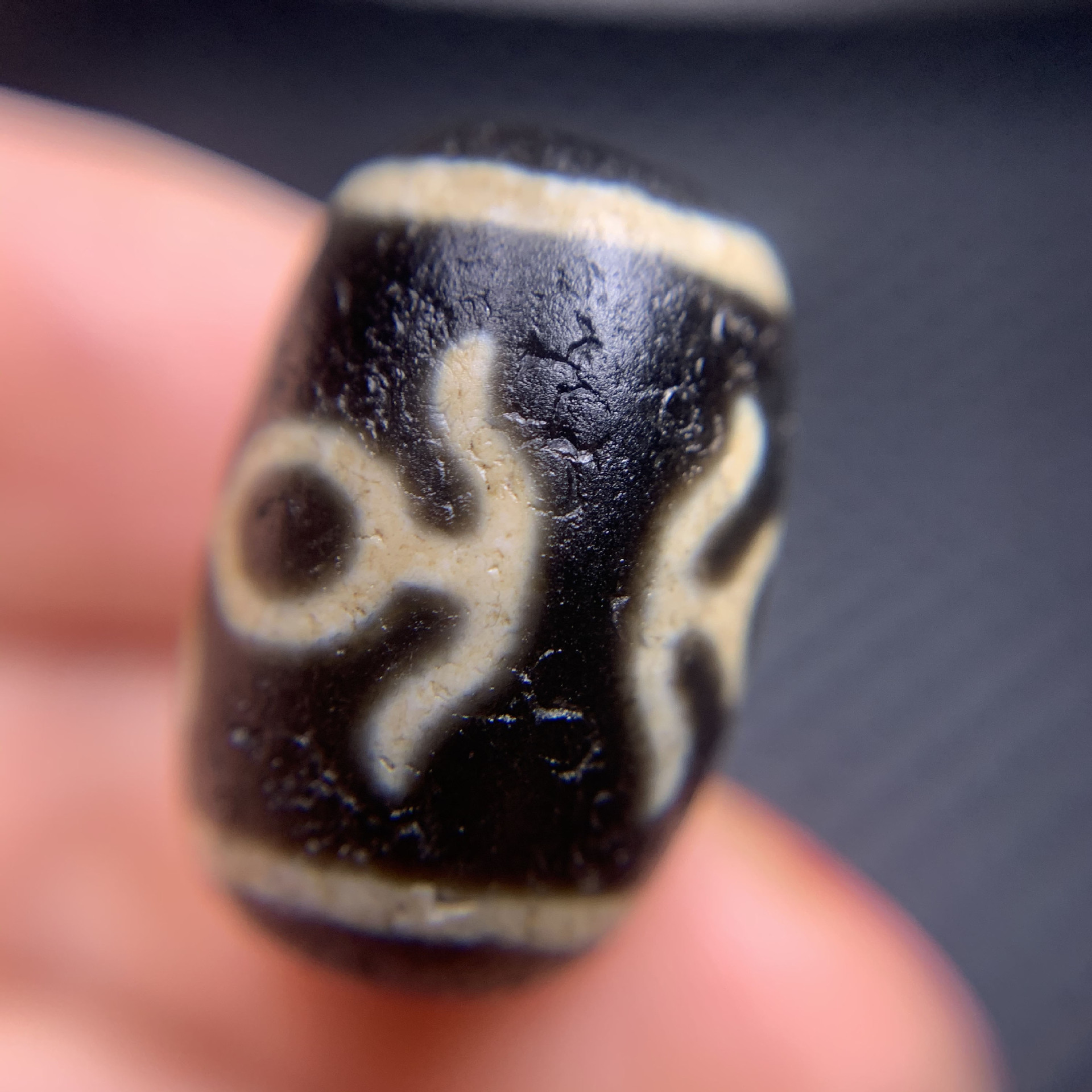 立志玛瑙 西藏玛瑙玉髓天珠 马蹄纹风化纹包浆牙黄达洛珠散珠配饰
