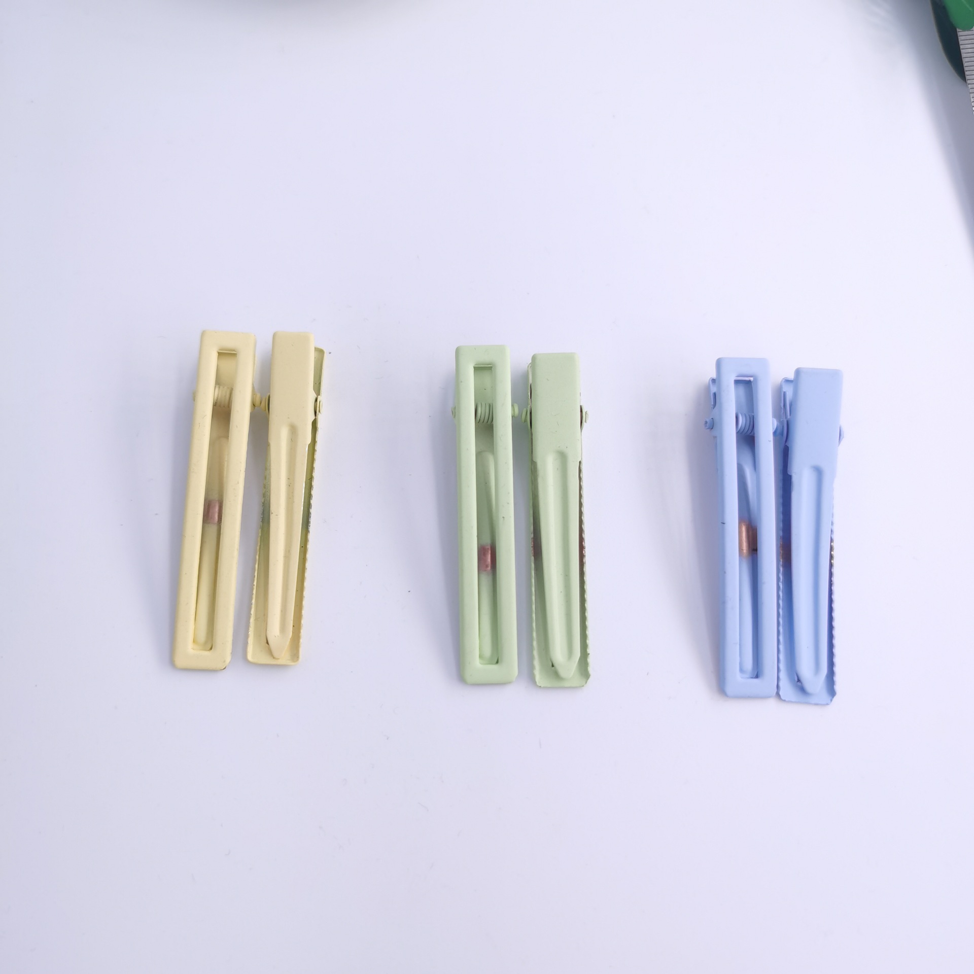 厂家直销多规格空方形鸭嘴夹橡胶手感喷漆彩色儿童刘海边韩版发饰