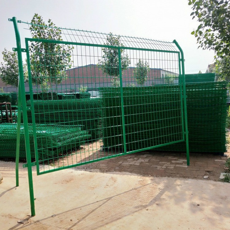 高速公路隔离栅铁格栅网围墙栅栏网高速护栏网片涂塑刺钢丝隔离栅