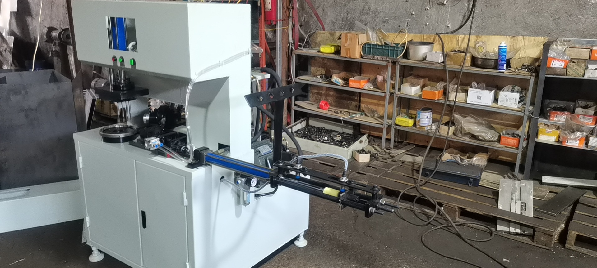 厂家供应新款好神拖拖把头机器 拖把头压线机 拖把头植毛机