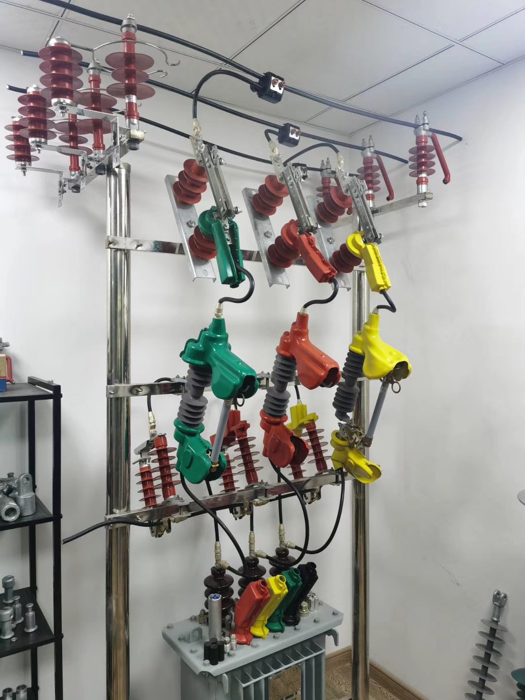 跌落式熔断器hrw11-10/200a硅胶跌落式熔断器hrw11-12/100a