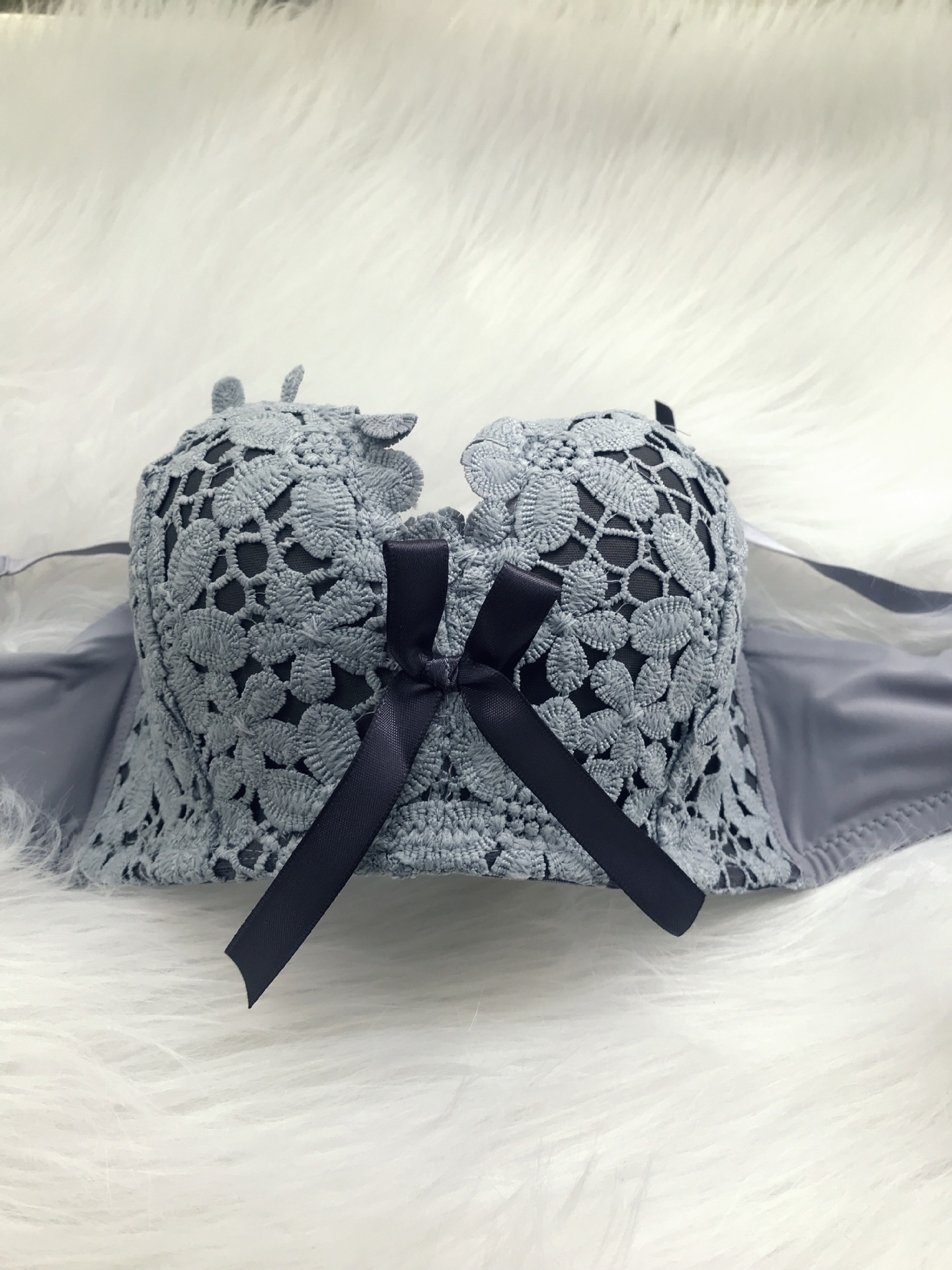 日系新品刺绣花纹少女蕾丝无痕文胸性感无钢圈内衣女聚拢舒适胸罩