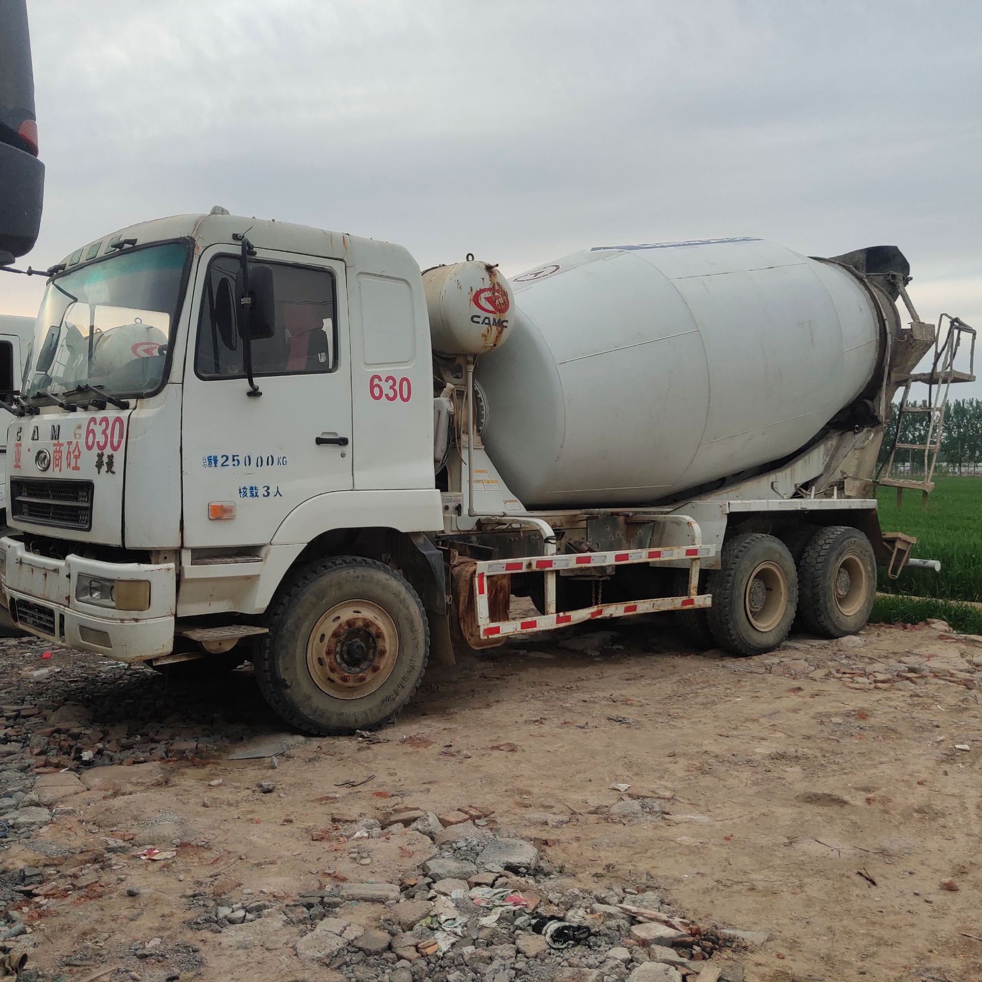 郑州转让12方混凝土搅拌车二手华凌混泥土商混搅拌罐车水泥搅拌罐