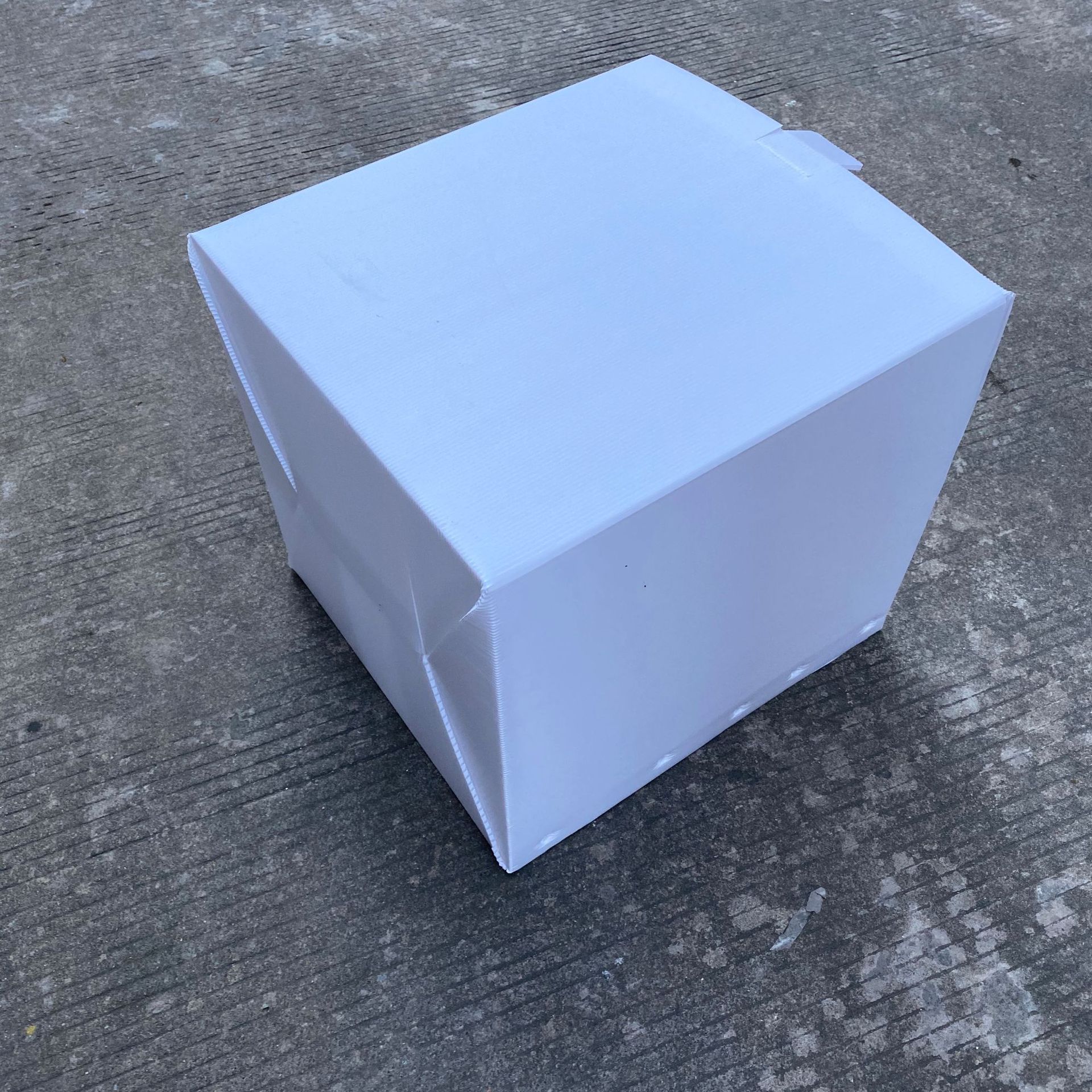 pp塑胶防静电中空板周转箱白色骨架箱纸箱包装箱蓝色塑料瓦楞板箱