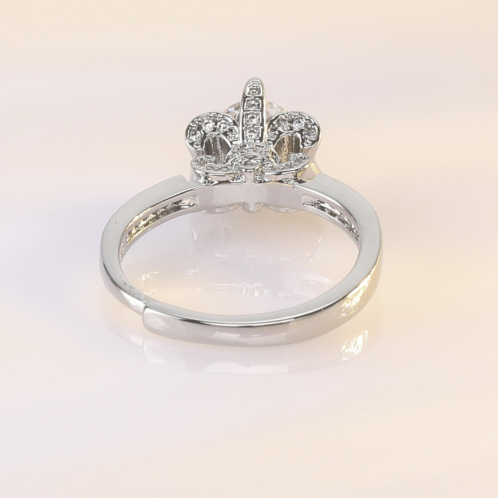 钻戒结婚钻石戒指莫桑钻裸钻戒指宝石批发钻石戒指莫桑钻戒定 制