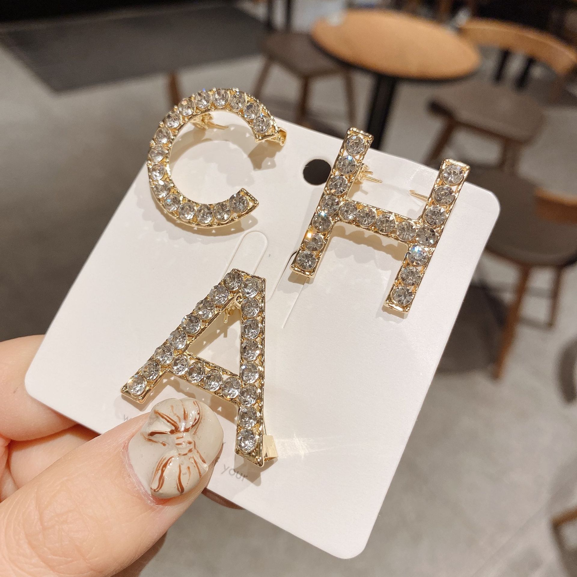 and American Internet Hot Letter H Brooch Set Cold Style Design Versatile Golden Breastpin Pin Accessories Detachable