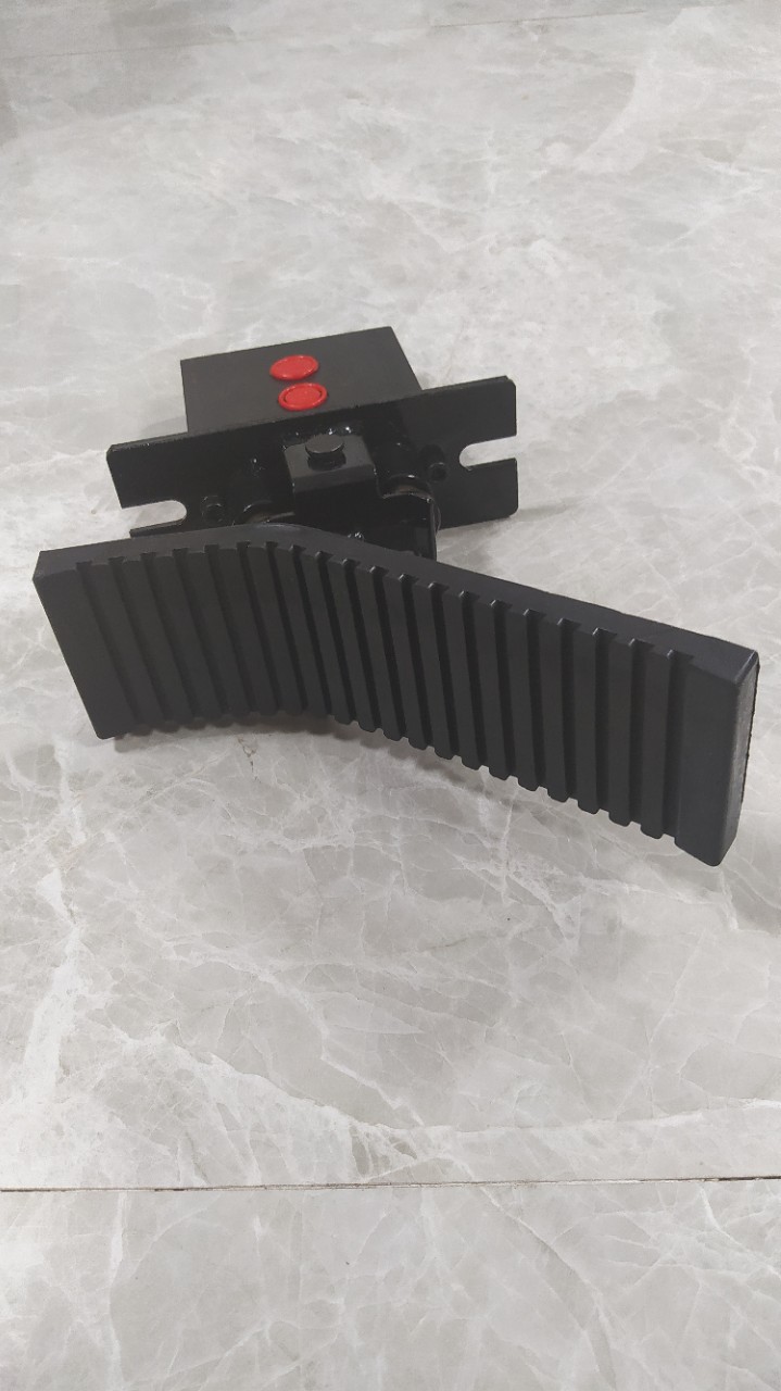 破碎锤配件 挖掘机破碎锤脚踏阀 工程车双向单脚脚踏阀