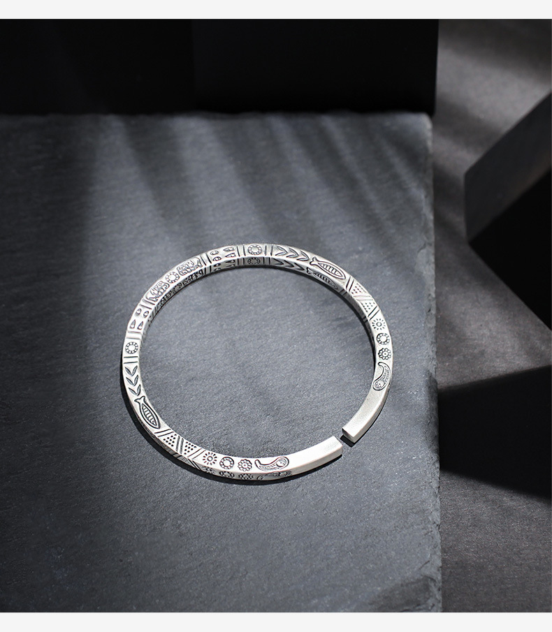 图腾银手镯999足银复古纯实心男女情侣手环古风简约泰银莫比乌斯