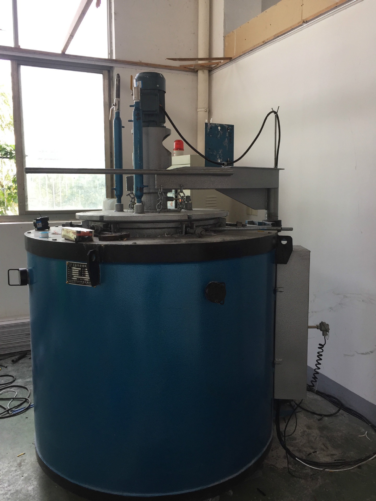 模具氮化炉 rn2-25-6小型井式气体氮化炉 25kw 炉胆尺寸400×500