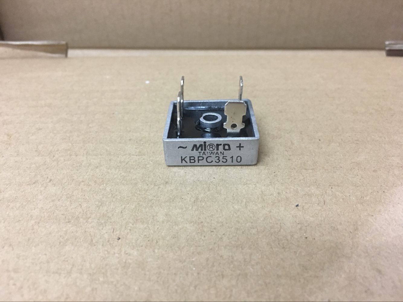 厂家直销 单相整流桥 桥堆 外贸出口 kbpc3510 铁脚 二极管