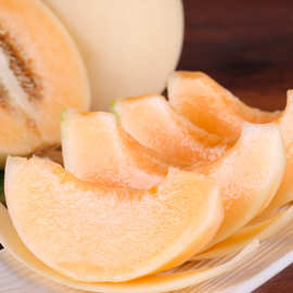 现摘阎良甜瓜白皮红肉甜瓜非哈密瓜新鲜甜瓜香瓜蜜瓜带箱10斤包邮