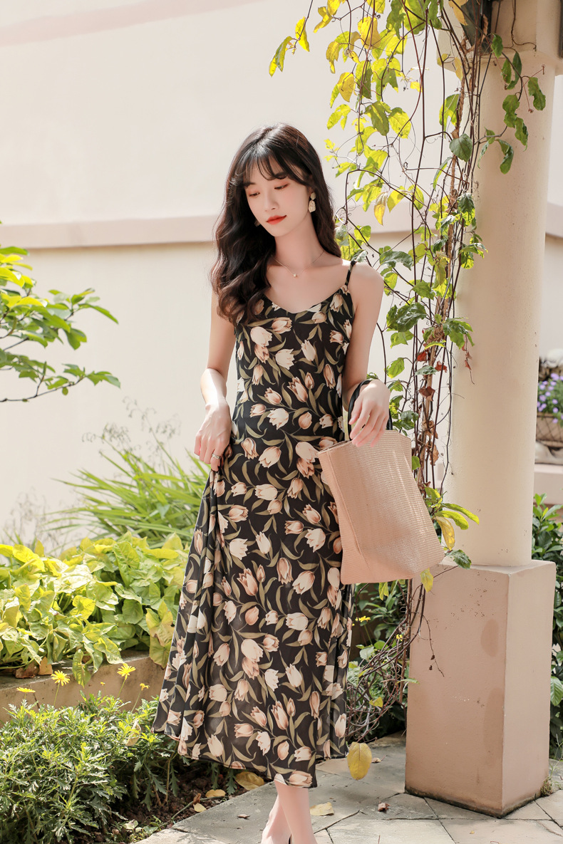 复古郁金香印花长裙女夏度假旅游大摆裙修身显瘦吊带连衣裙