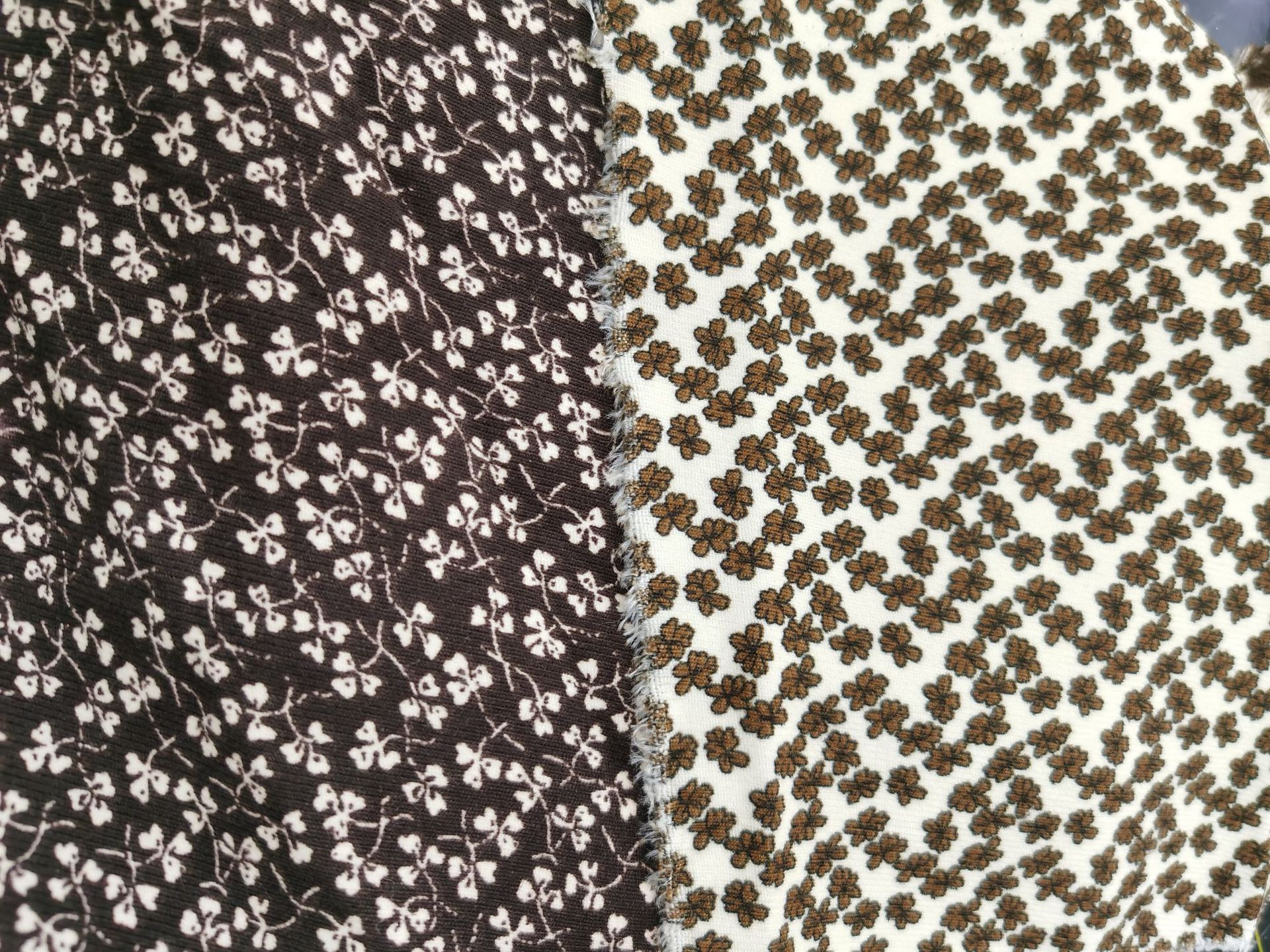 现货供应秋冬新款斜纹磨毛印花布 280克女装裙子外套涤氨纶面料