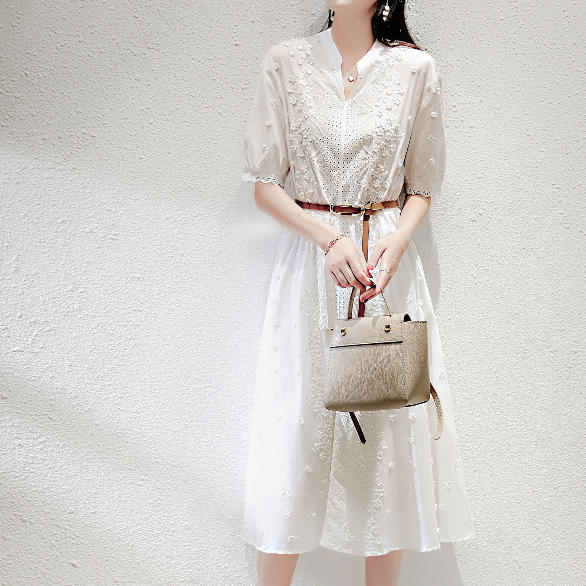 相似长袖黑色欧根纱炸街连衣裙女新款秋季拼接方领法式裙子复古网纱