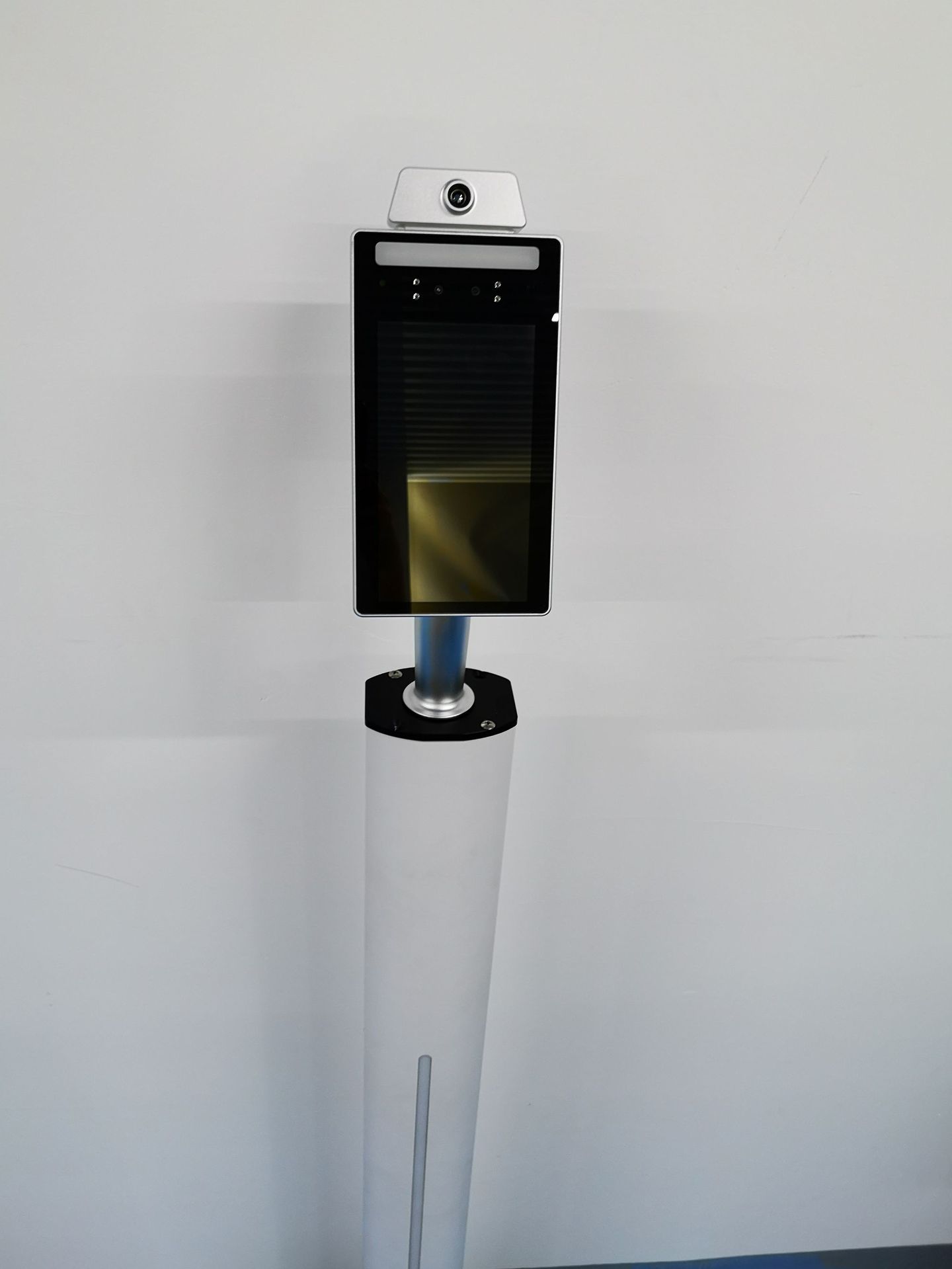 人脸识别测温一体机 红外热成像测温仪 考勤测温门禁一体机