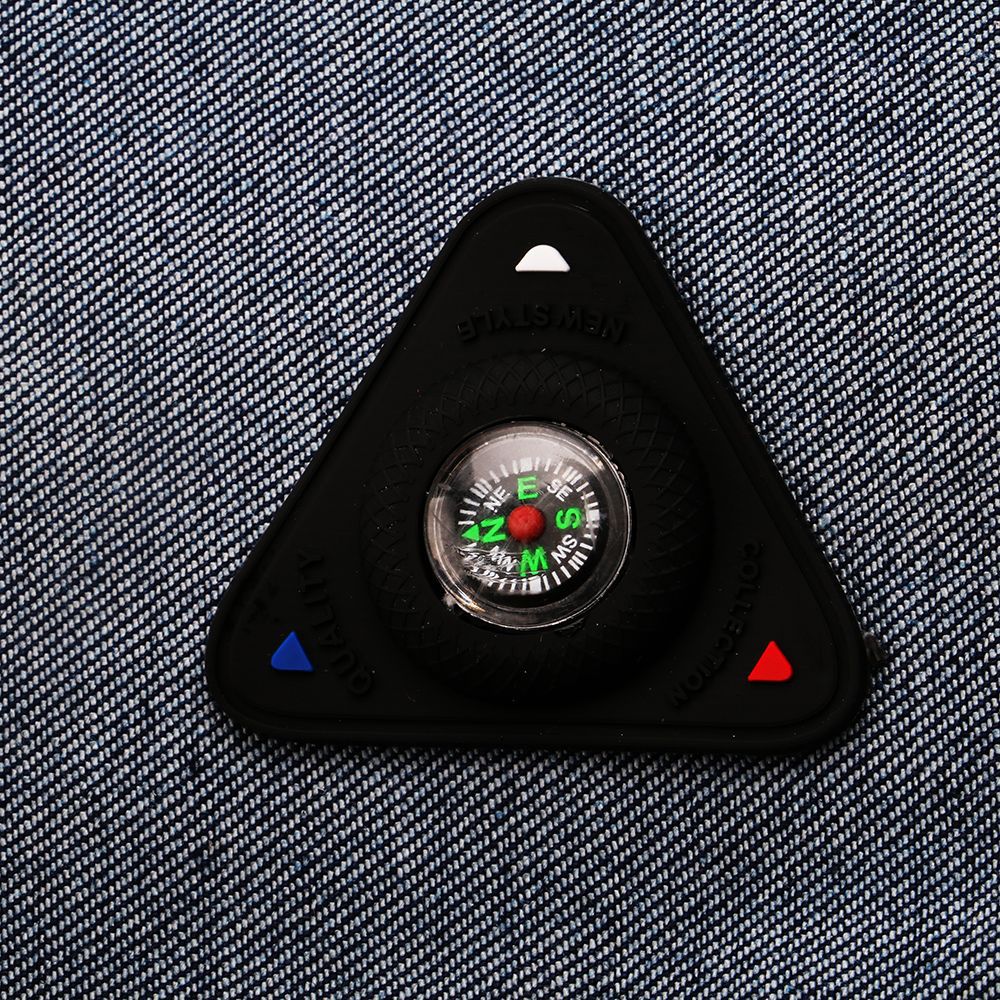 36017#三角指南针 胶章 pvc潮牌服装装饰唛外套主唛商标logo定制