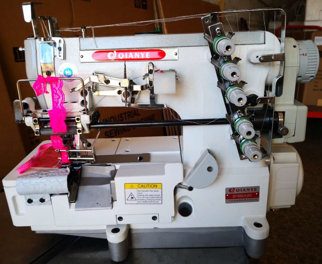 内衣文胸上花边三针五线右刀绷缝机500-5上松紧带工业缝纫机