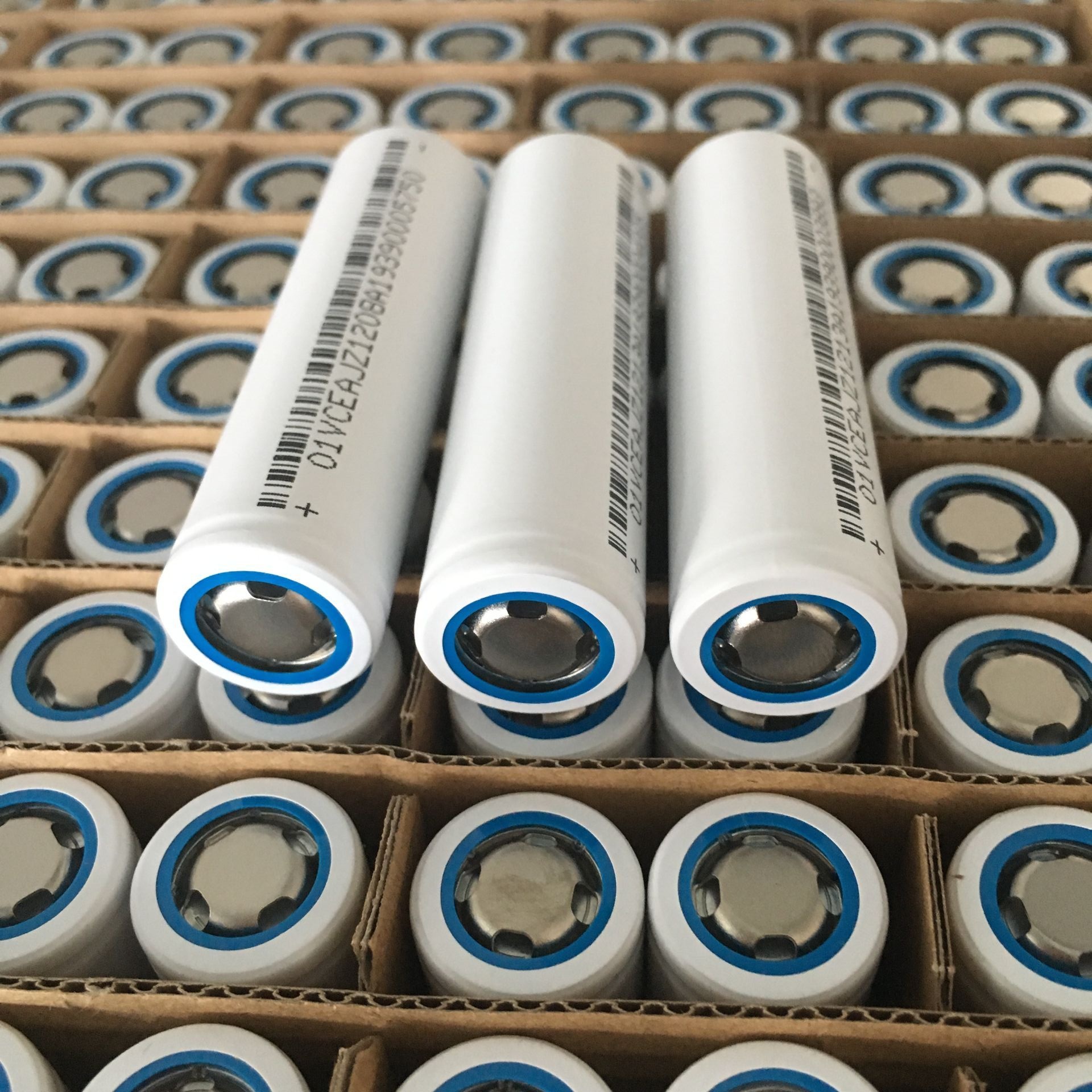 现货供应 18650德朗能 3200mah 3c锂电池 3.7v 超大容量锂电池