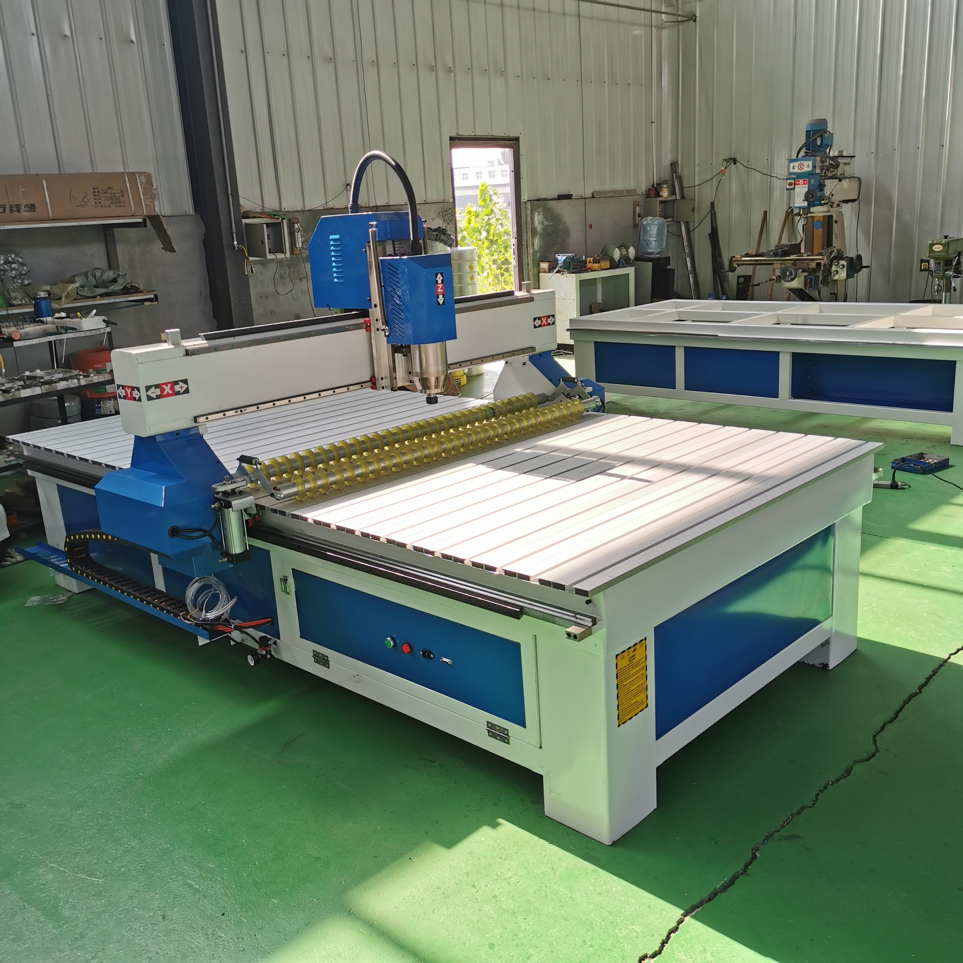 彩钢复合板雕刻机eps活动板房切割机1325卫生间彩钢复合板切割机