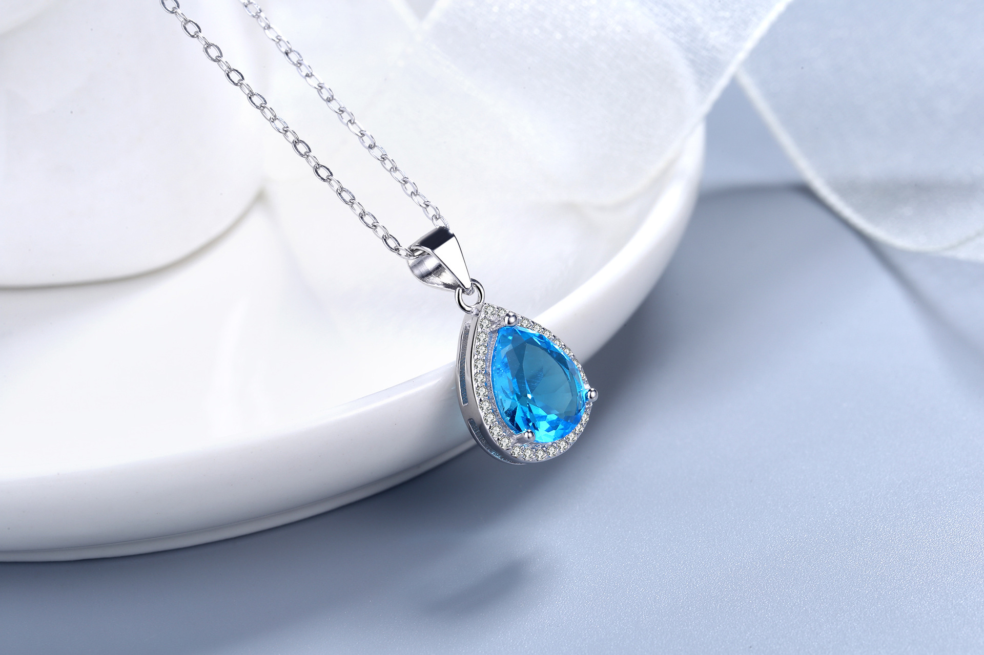 海洋之心项链海蓝锆石s925银吊坠水滴项链锁骨链韩版送女生轻奢