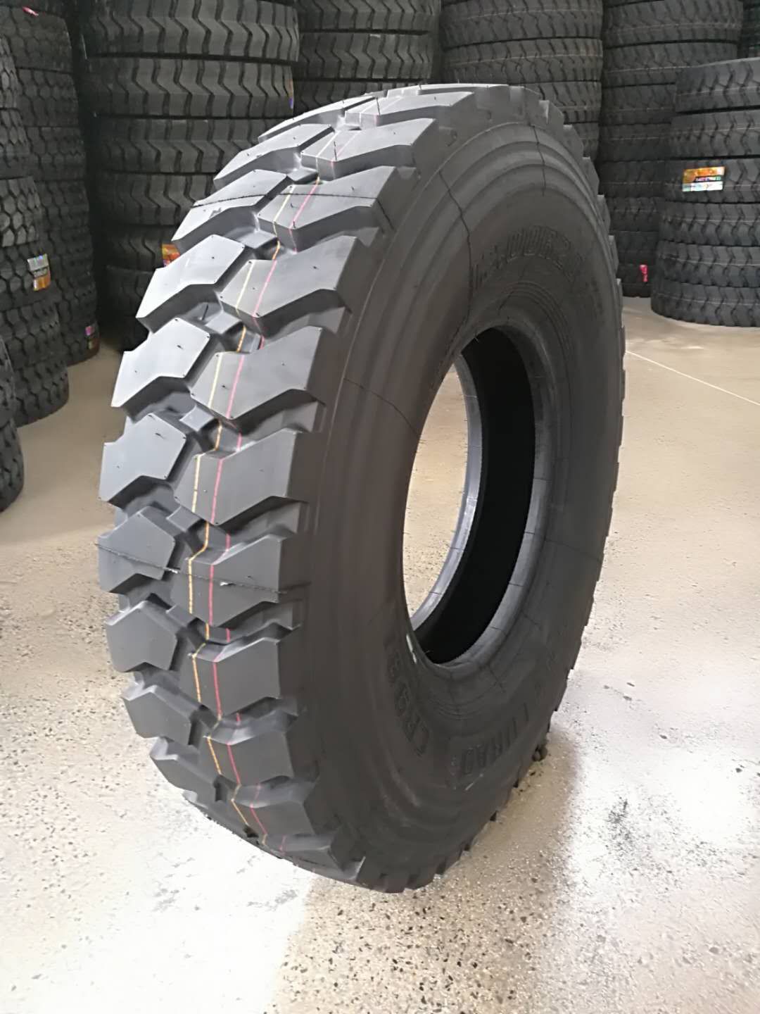 朝阳路豹轮胎1200r20钢丝胎 越野花纹cr981重载子午线轮胎矿山