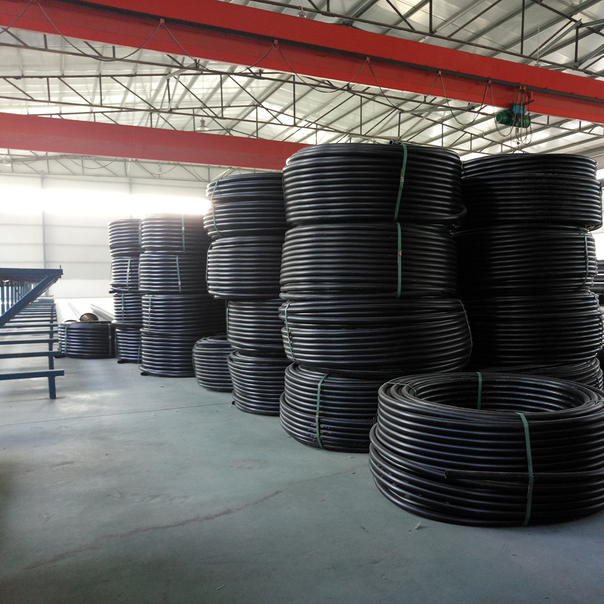 pe100pe自来水管农田灌溉管32黑色盘管浇地水管量大优惠