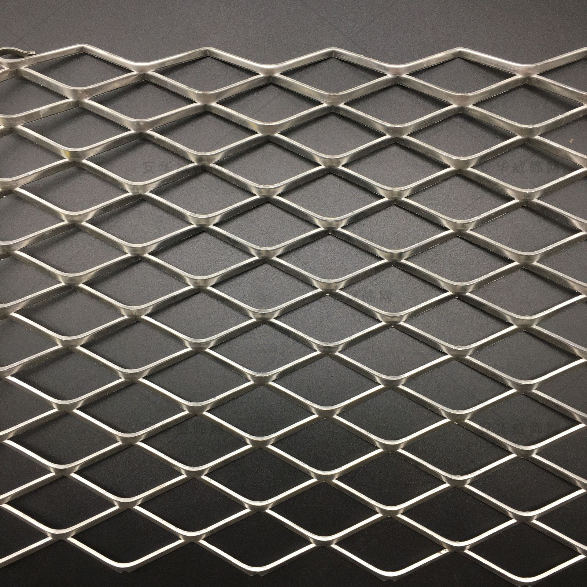 厂家菱形钢板拉伸网窗户防盗网建筑外墙钢板网天花金属网