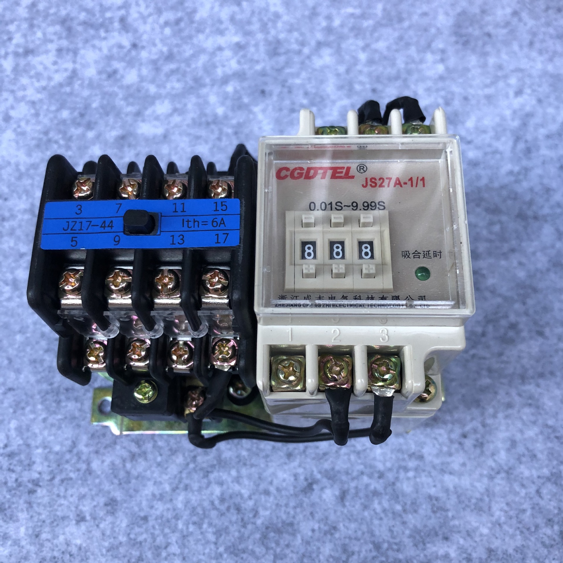 全密封气体继电器