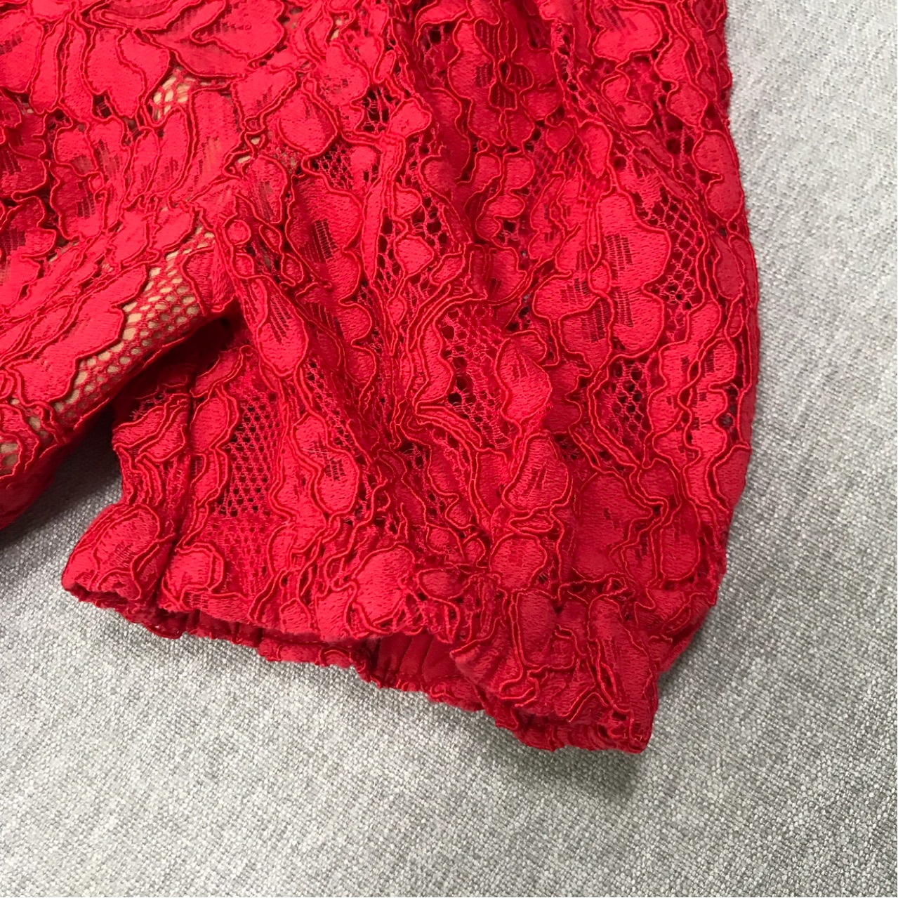 sp细绳蕾丝泡泡袖迷你红色连衣裙