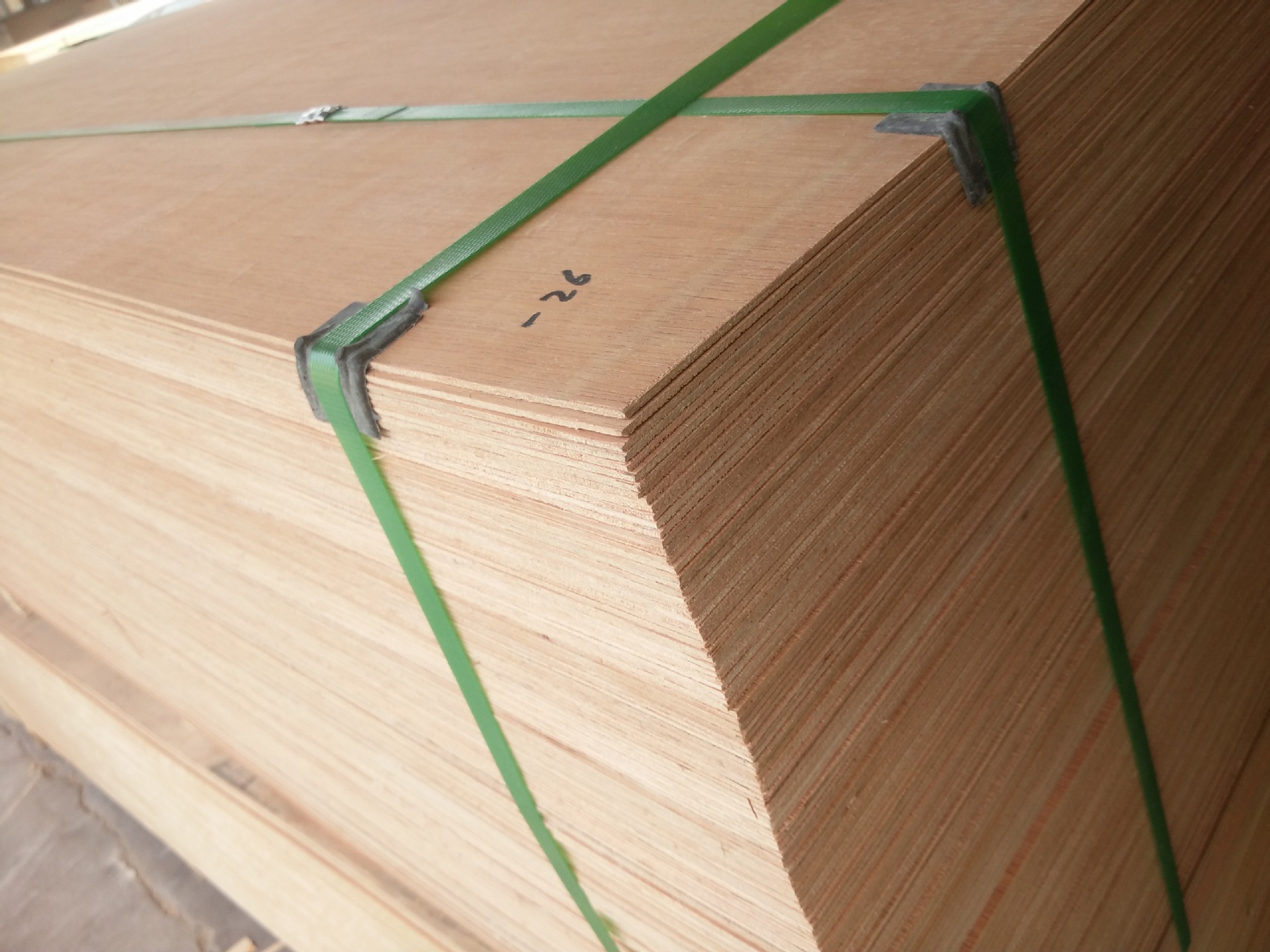 胶合板三合板相框背板工厂3mm柳桉多层板实木板材三夹板