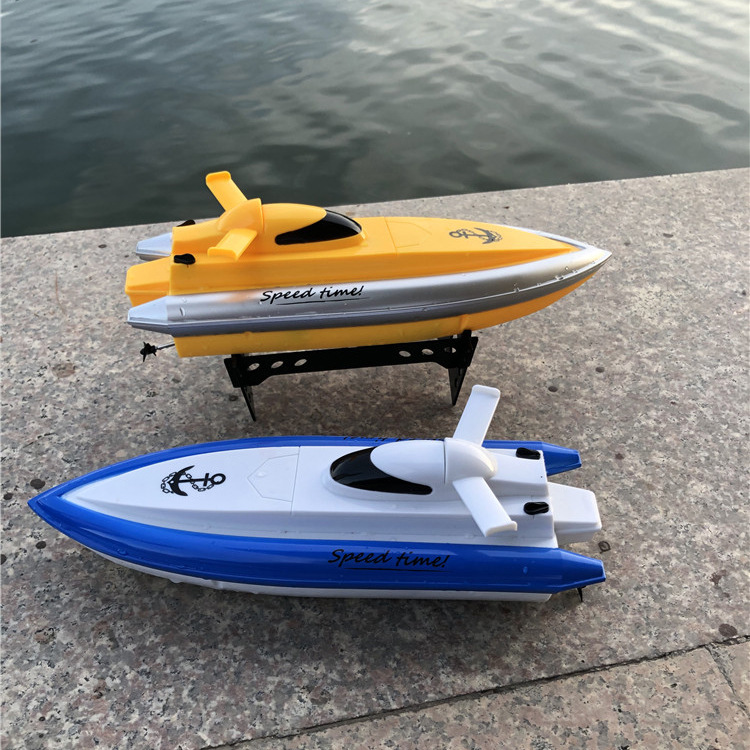 外贸货源高速遥控充电快艇轮船四通防水仿真航海模型儿童戏水玩具