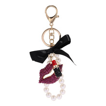 韩版创意新款镶钻嘴唇口红造型钥匙扣蝴蝶结珍珠挂件女生包包配饰
