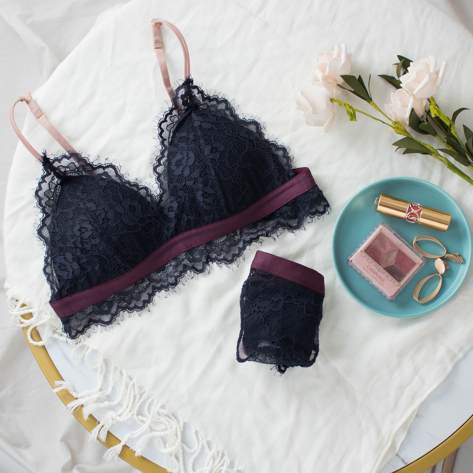 法式内衣三角杯无钢圈薄杯性感蕾丝花边文胸套装小胸聚拢胸罩bar