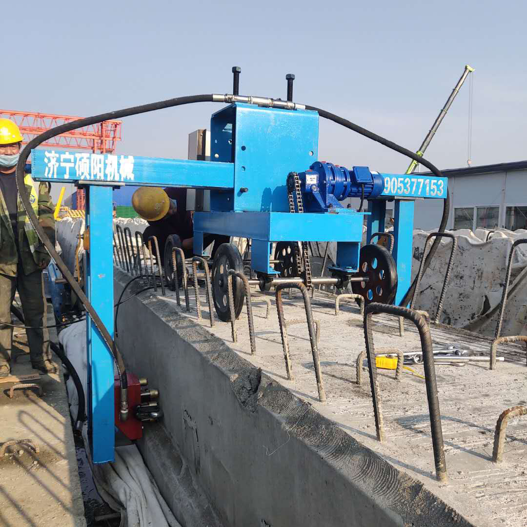 一诺桥隧空心板凿毛机梁场加固凿毛设备立面凿毛机器厂家