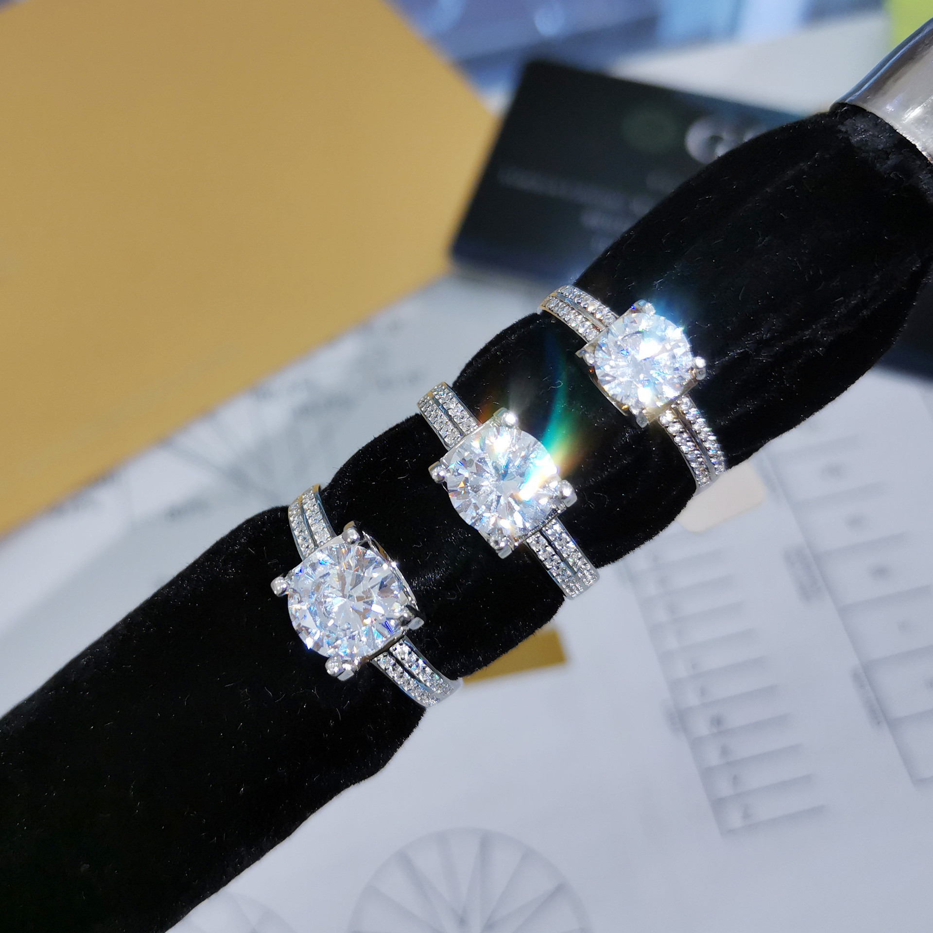 莫桑钻牛头双排钻戒指 纯银s925欧美1克拉铂金色结婚求婚指环饰品