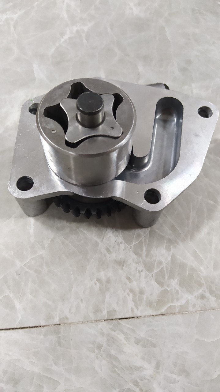 挖掘机配件机油泵 适用洋马4tnv406t机油泵 123900-14200机油泵