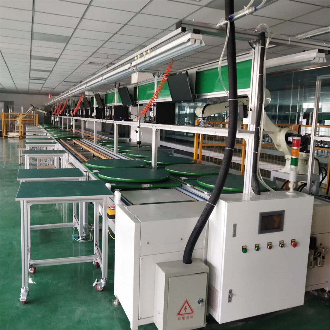 汽车电脑装配线