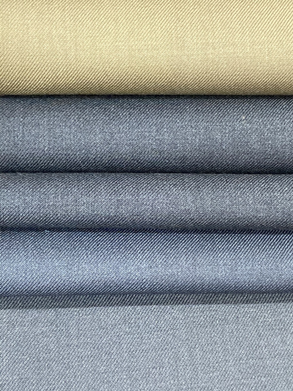 厂家直销365克精纺厚哔叽tr斜纹 西装校服裤子工装制服职业装面料