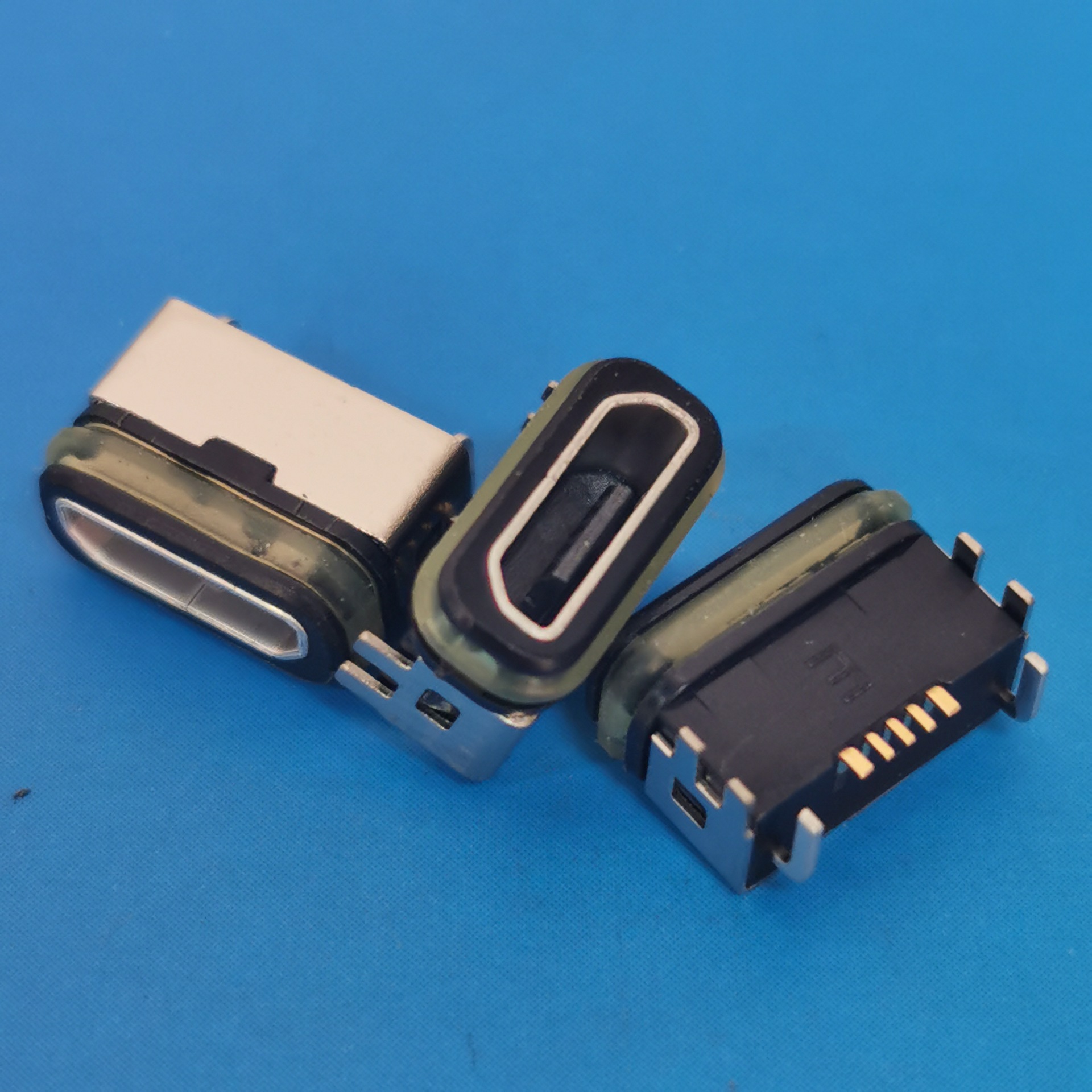 立式防水micro usb 5pin b型180度直插防水母座/h=6.7mm/5p接口