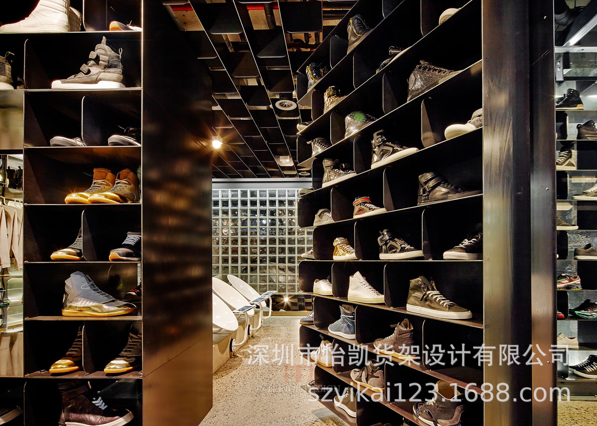 热销供应品牌专卖店鞋柜 服装店装修效果图 精品展柜定制 中岛架