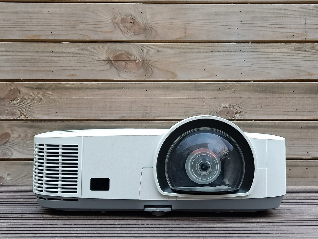 necnp-m260xs 近焦高清投影仪 1080p高清教育办公家庭影院投影仪