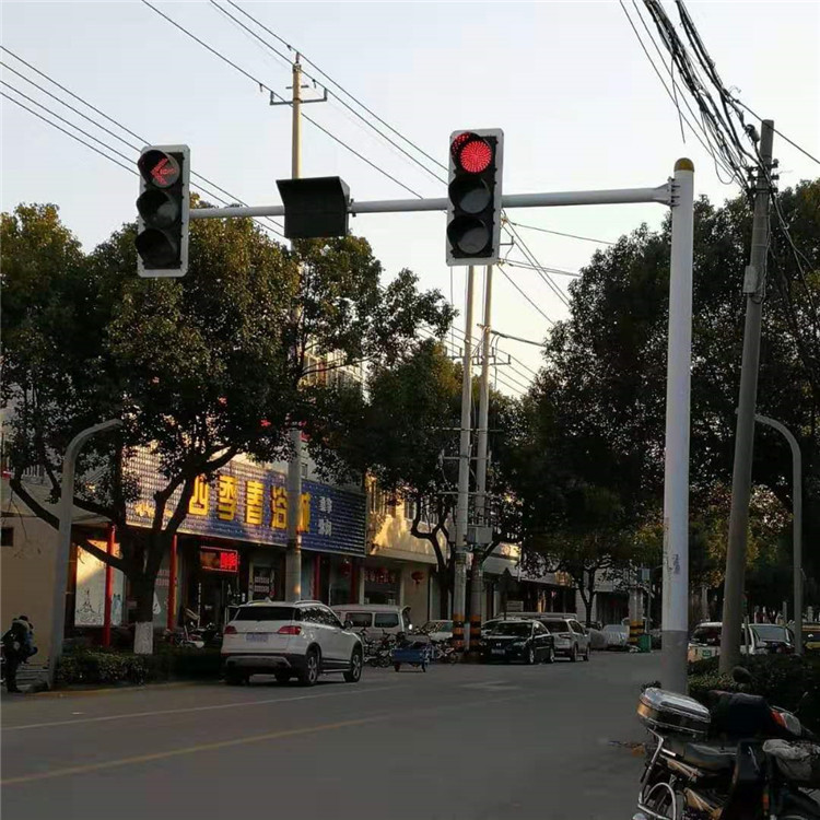 十字路口信号灯交通杆交通道路标志牌杆多功能交通综合杆
