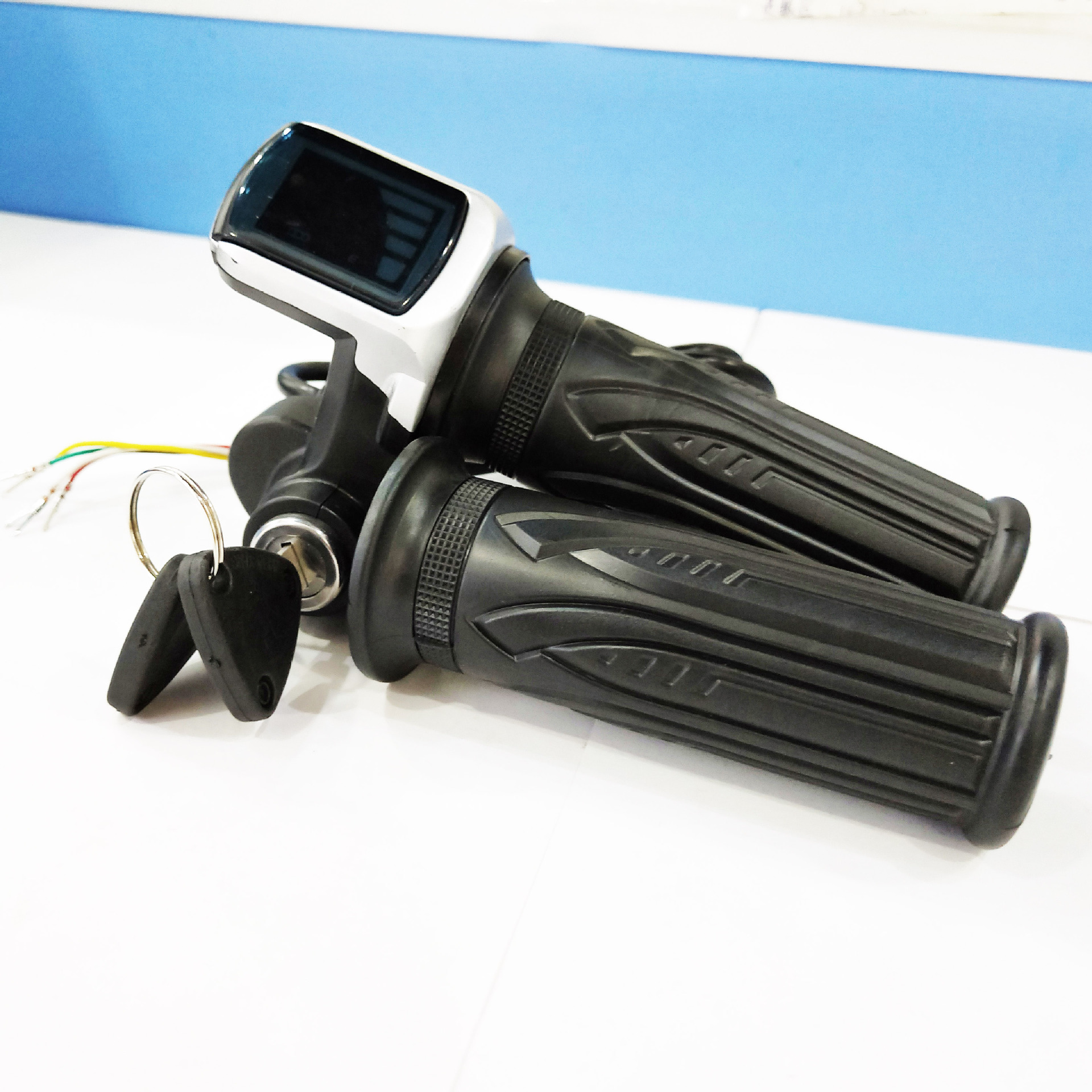 电动车配件电量显示转把电动车调速手柄 锂电车电瓶车 带电显转把